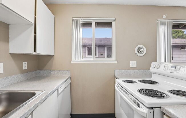 2 beds, 1 bath, 800 sqft, $1,325, Unit 431-01-15