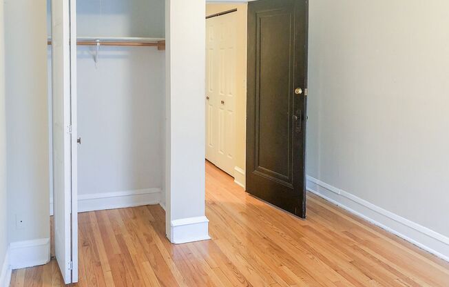 2 beds, 1 bath, 815 sqft, $2,100, Unit 4819-3A