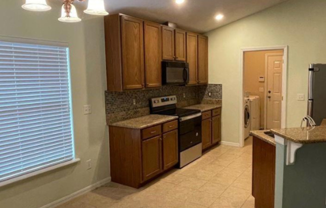 Beautiful 3/2 Home in Longleaf Available Now!