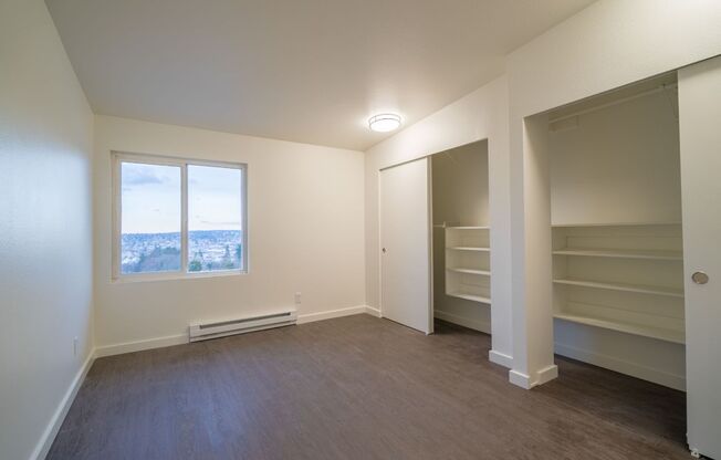 1 bed, 1 bath, 736 sqft, $1,895, Unit 3555 - 221