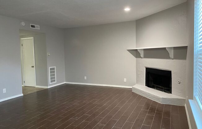 2 Bedroom Duplex near Lake Overholser