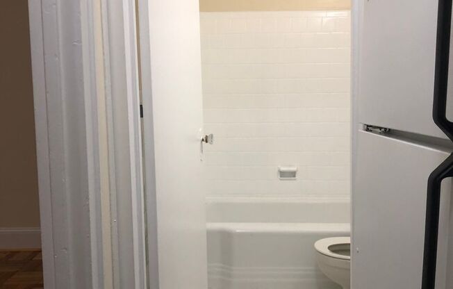Studio, 1 bath, 362 sqft, $1,548, Unit 216