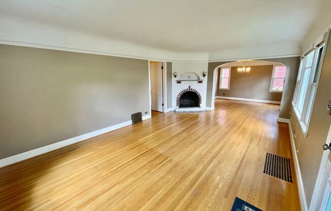 Well Maintained- 3 bed 2 bath Home - Piedmont Neighborhood