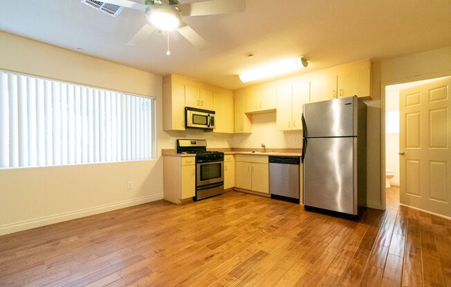 Motor Apartments