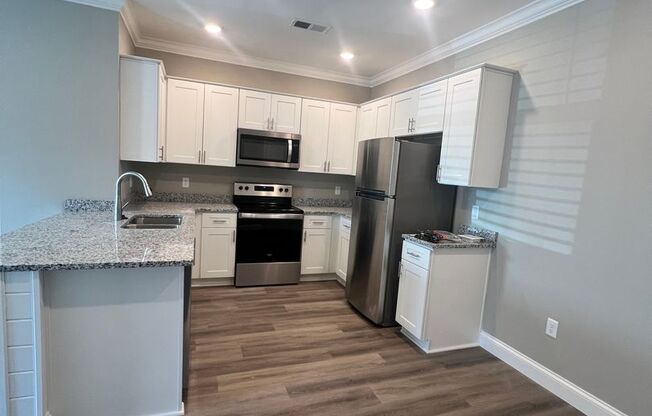2 beds, 2 baths, 979 sqft, $1,130, Unit 914