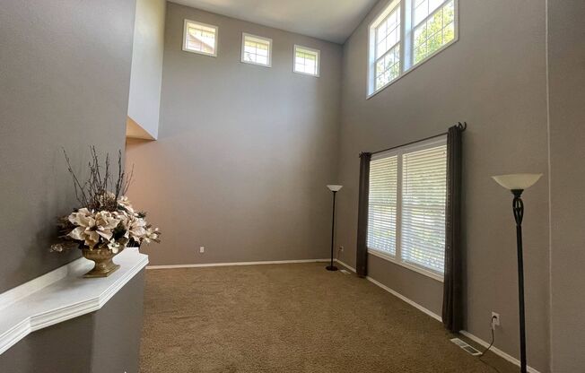 HUGE craftsman 3bed 2Bath home in the heart of Bethany.