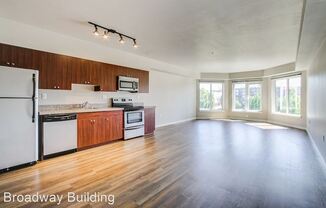 1641 Nagle Pl
