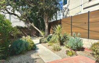 2 beds, 1 bath, 1,600 sqft, $3,850, Unit 1159 N Vista St