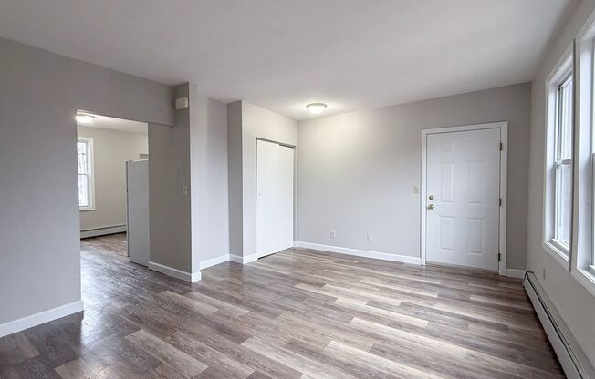 2 beds, 1 bath, 719 sqft, $1,480, Unit 6