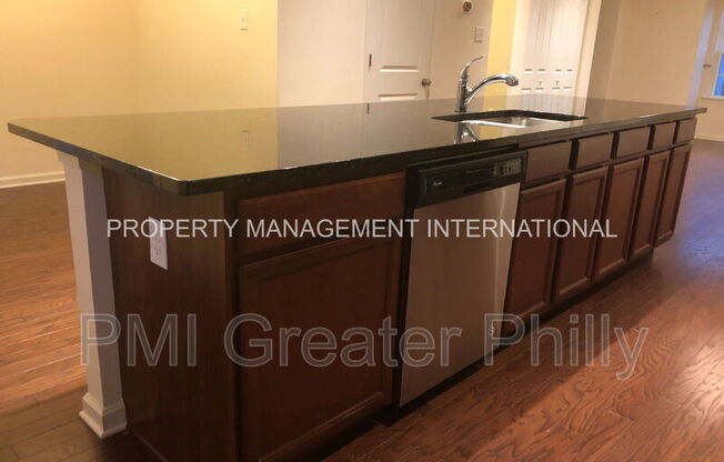 106 MERCER CT