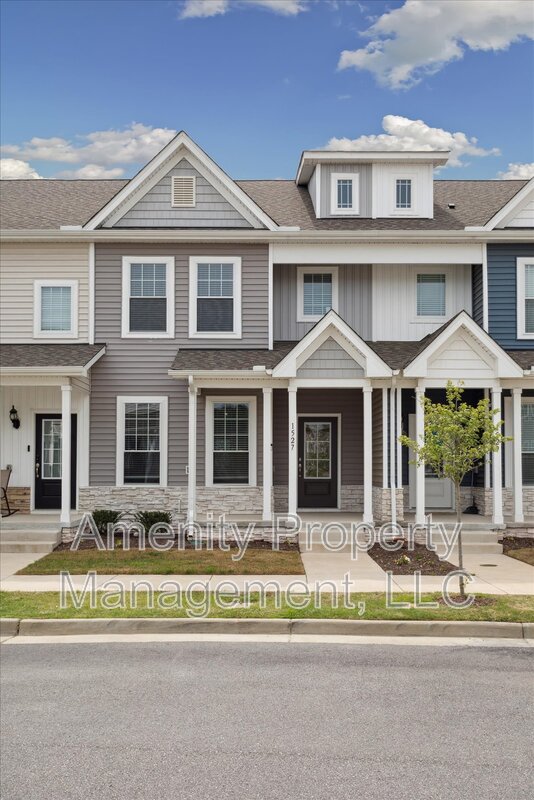 1527 AUCKLAND CT