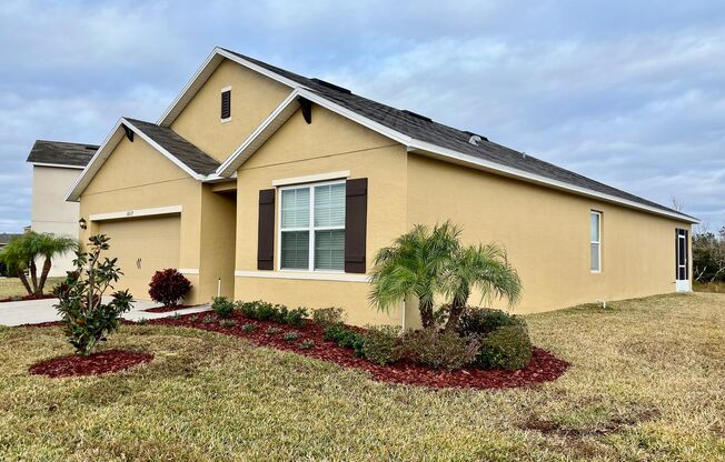 Modern 4 bed/2 bath home with brand-new flooring!