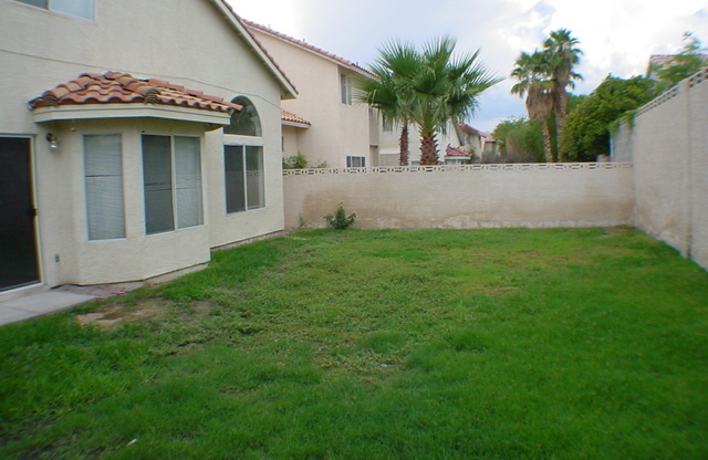 4 beds, 2.5 baths, $2,075