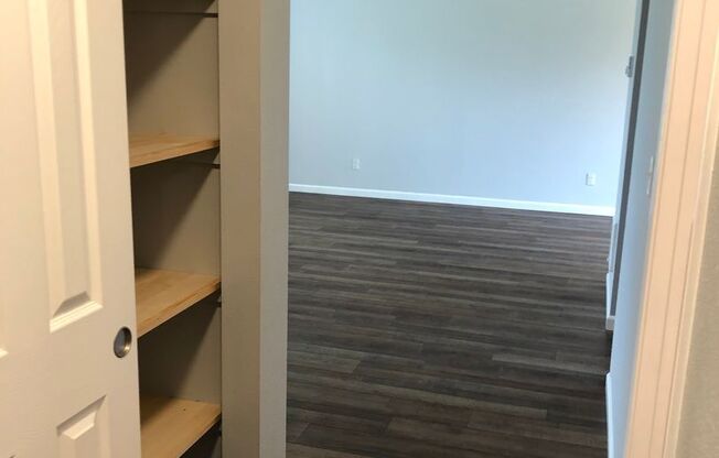 2 beds, 1 bath, 945 sqft, $1,575, Unit 085