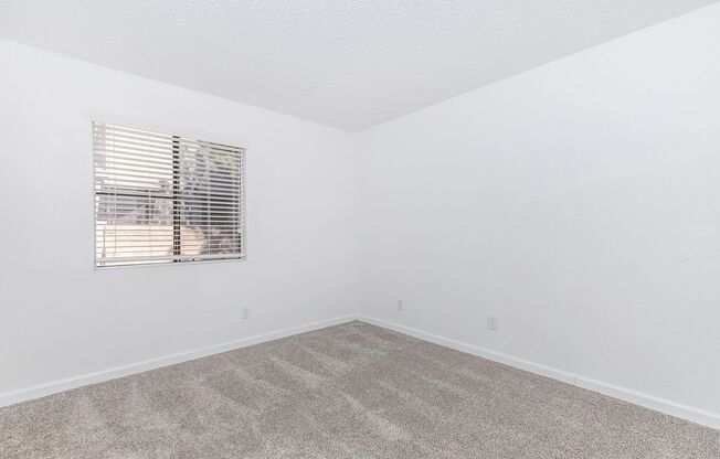 2 beds, 1 bath, 697 sqft, $1,050, Unit 226