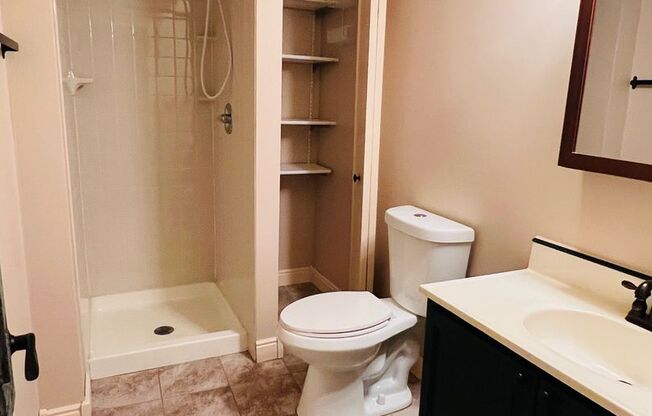 Beautiful townhouse, walk to the Ogden waterfall and hiking and biking trails
