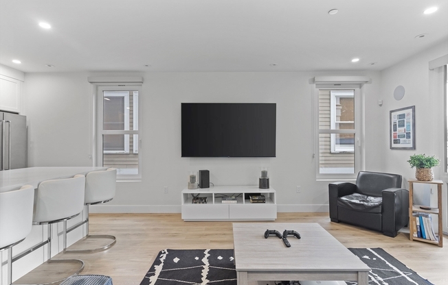 326 W BROADWAY