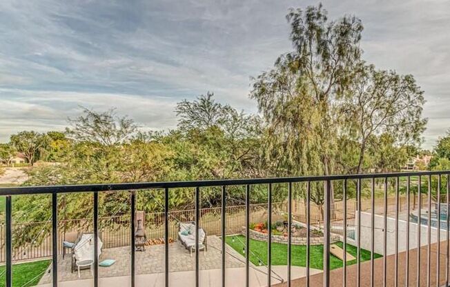 Luxurious home with private pool on Painted Desert Golf Course