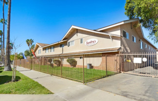 Sandra&#39;s Apartments
