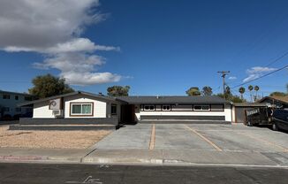 Beverly Green Large Home with Pool and In-Law Unit