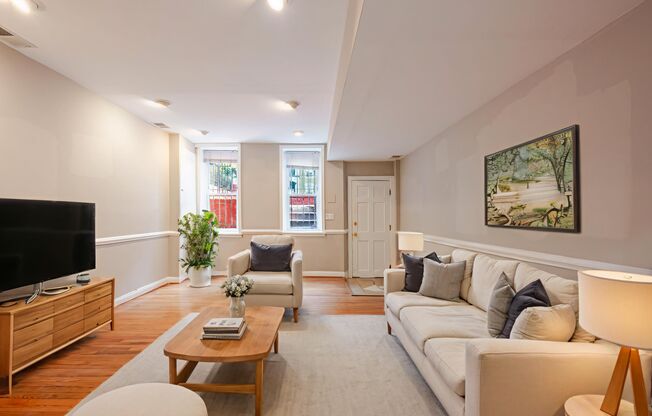 76 P ST NW