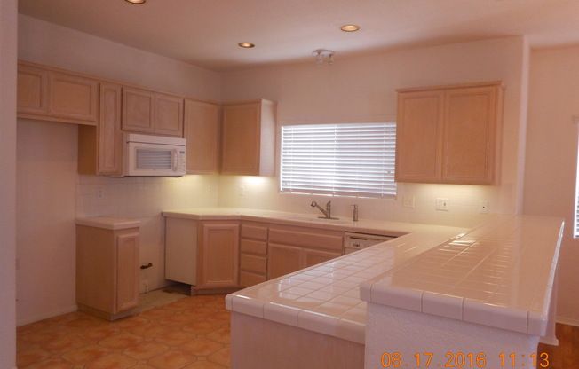 3 beds, 2.5 baths, $3,750