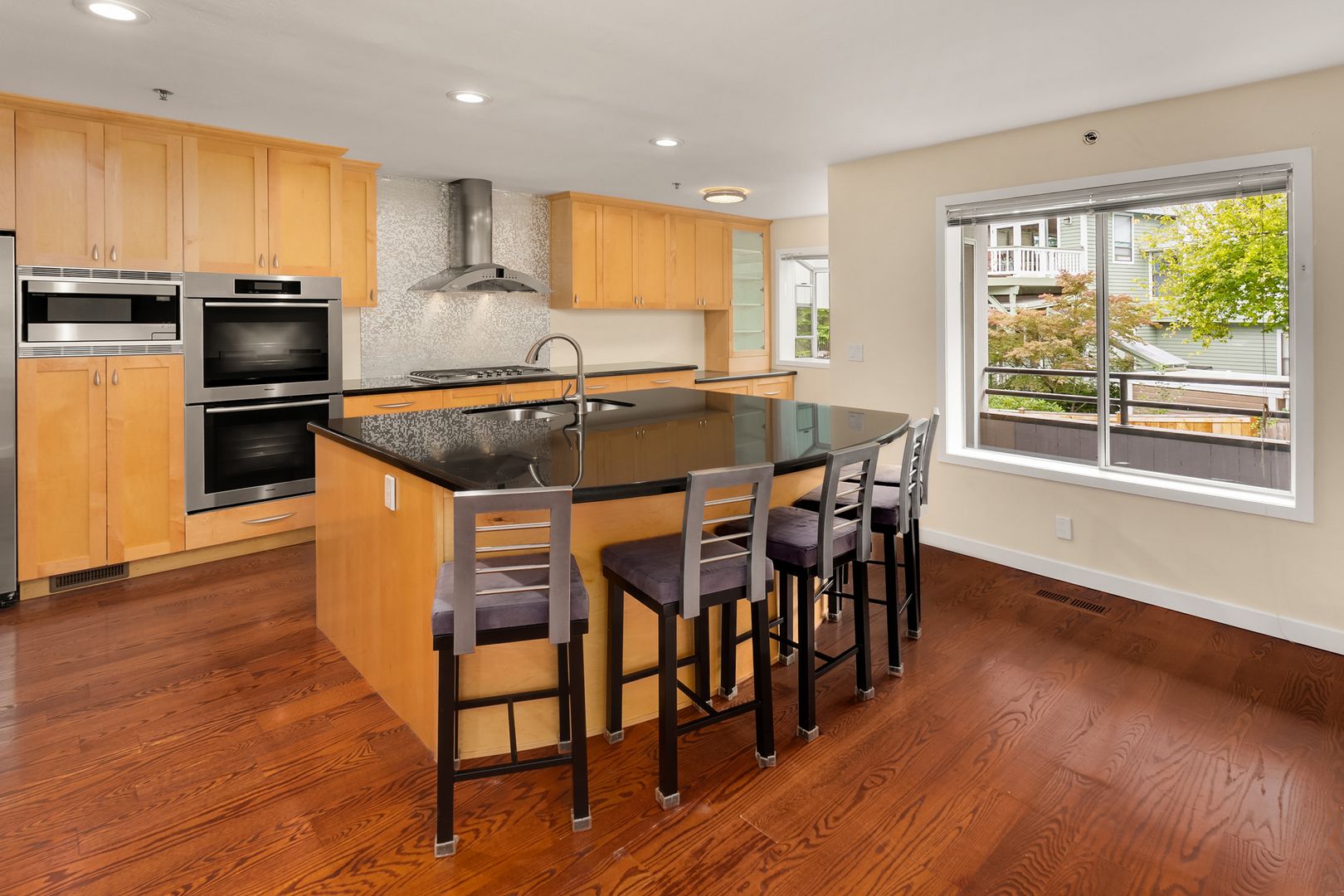 3 bedroom townhome in perfect location in heart of Kirkland!