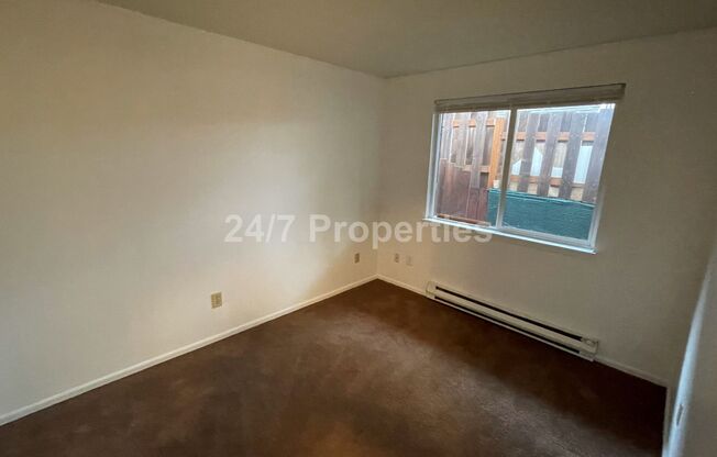 2 beds, 1 bath, 900 sqft, $1,495, Unit 16346 Unit 1