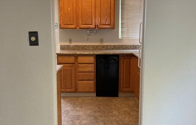 4 beds, 1 bath, $4,350