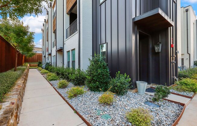 Stunning 3 Bedroom 3.5 Bathroom Townhome in Fort Worth!