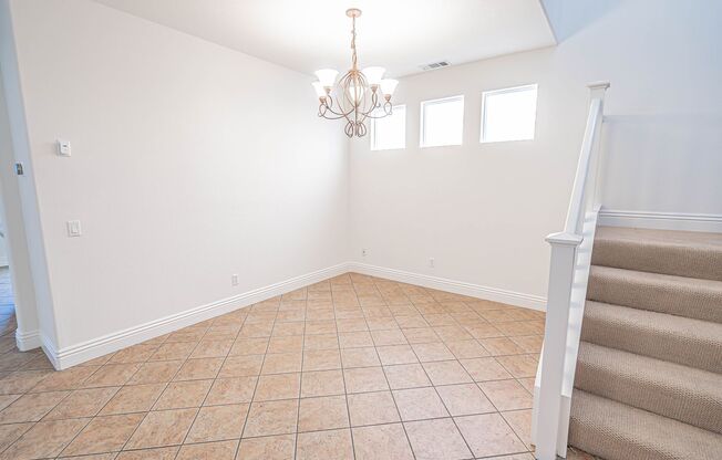 4 Bedroom Home for Rent in Canyon Country!