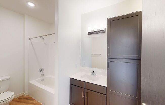1 bed, 1 bath, 1,003 sqft, $1,245, Unit 7950-2209