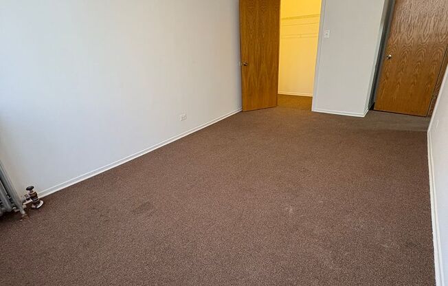 3 beds, 1 bath, 1,003 sqft, $1,250, Unit CA 143.5-2W