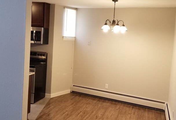 2 beds, 1 bath, 807 sqft, $1,399, Unit 301