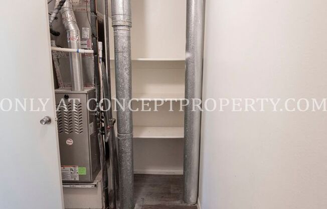 2 beds, 1 bath, 810 sqft, $1,299, Unit 95
