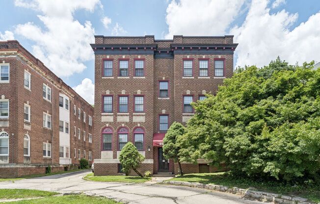 2254 BRYN MAWR AVE