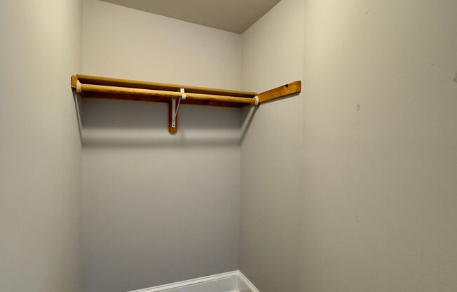 For Rent: Spacious Urban Living at 1322-1324 Eutaw Pl – Your Ideal City Dwelling!