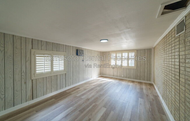 1 bed, 1 bath, $900, Unit B