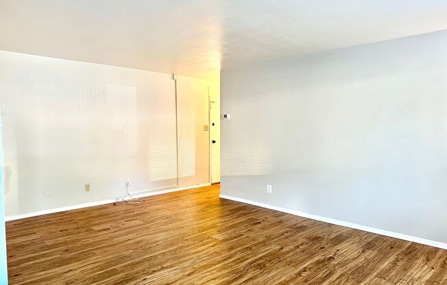 2 beds, 1 bath, $1,550, Unit Unit 212