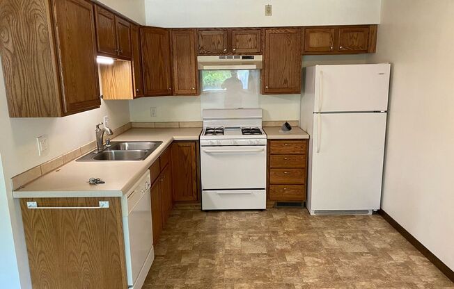 2 beds, 1 bath, 800 sqft, $795