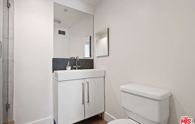 2 beds, 2 baths, 1,009 sqft, $3,500, Unit 414