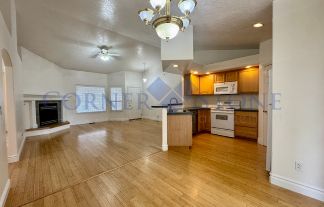 FIRST MONTH RENT FREE - MOVE IN TODAY!