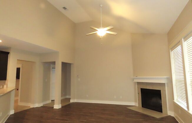 South Tyler! Stunning 5 Bedroom, 3.5 Bath House Downstairs Master Suite