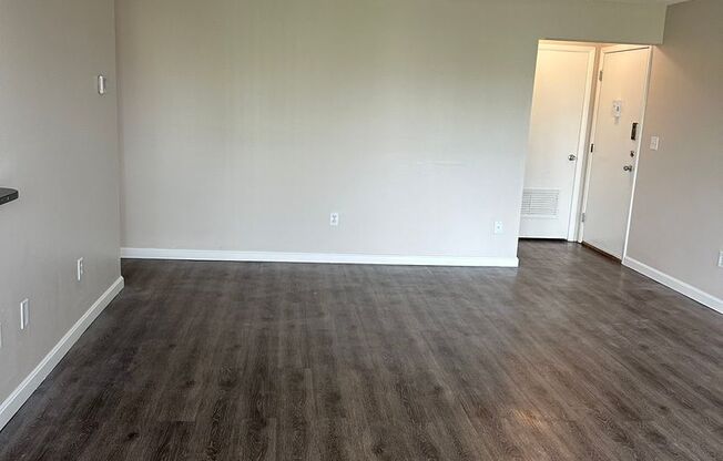 3 beds, 1 bath, 1,075 sqft, $2,450, Unit A-6