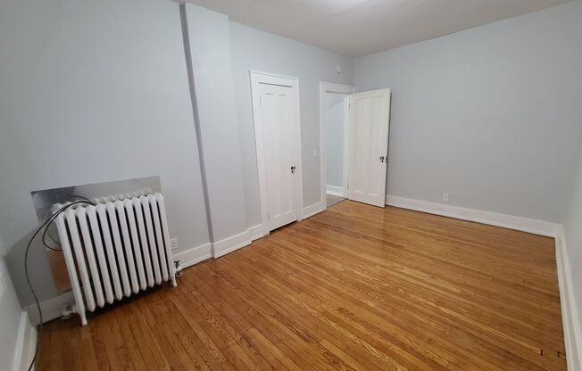 Studio, 1 bath, 300 sqft, $895, Unit 693-11 Park