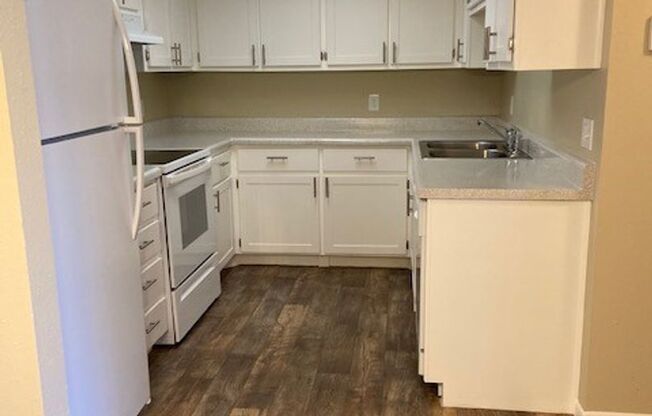 1 bed, 1 bath, 670 sqft, $1,295, Unit 244