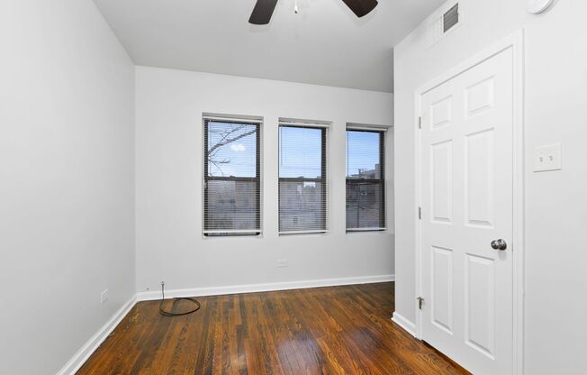 7525-33 S. Kingston Avenue