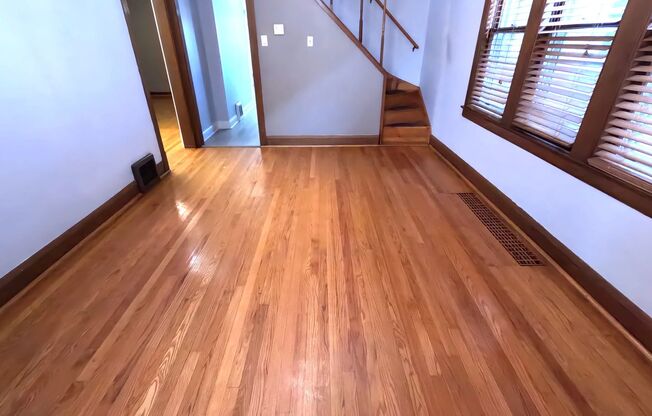 Exceptional single-family near UIC-DePaul University -North Park University