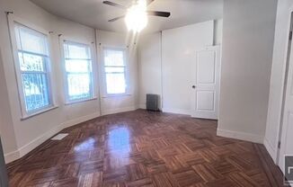 828 E 34 ST