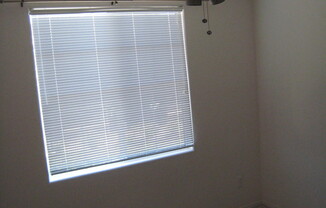 3 beds, 2 baths, $1,600, Unit UNIT 2027